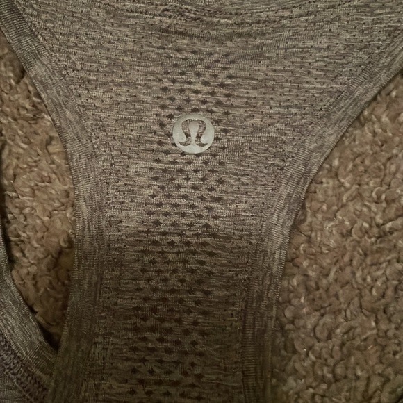 Gray lulu tank - Picture 4 of 5